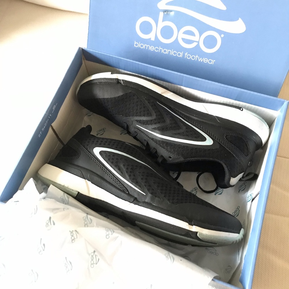 Abeo Walking Shoes